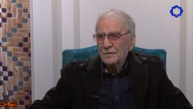 عاشقی را یکی فسرده بدید / که همی مُرد و خوش همی خندید